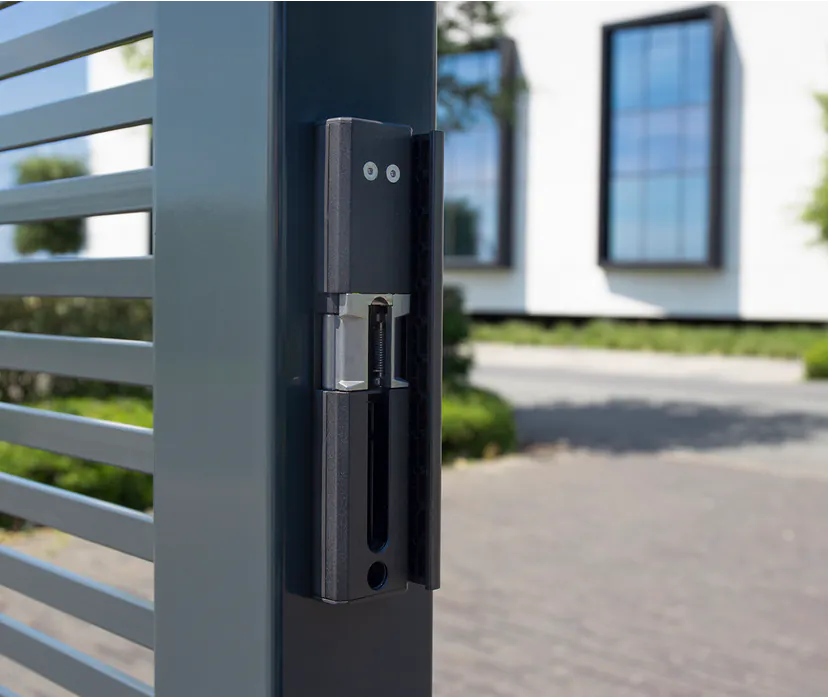 Locinox MODULEC-SA-E-9005 slotvanger elektrische sluitplaat in de praktijk
