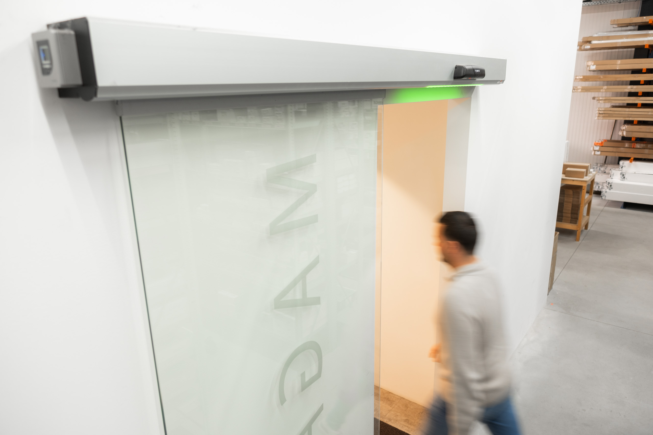 Türantrieb mit Sensor